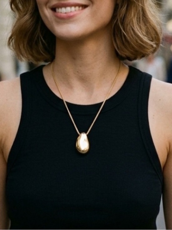 Jewelry - 90’s minimalist Gold Teardrop Pendant Necklace - Women Jewelry